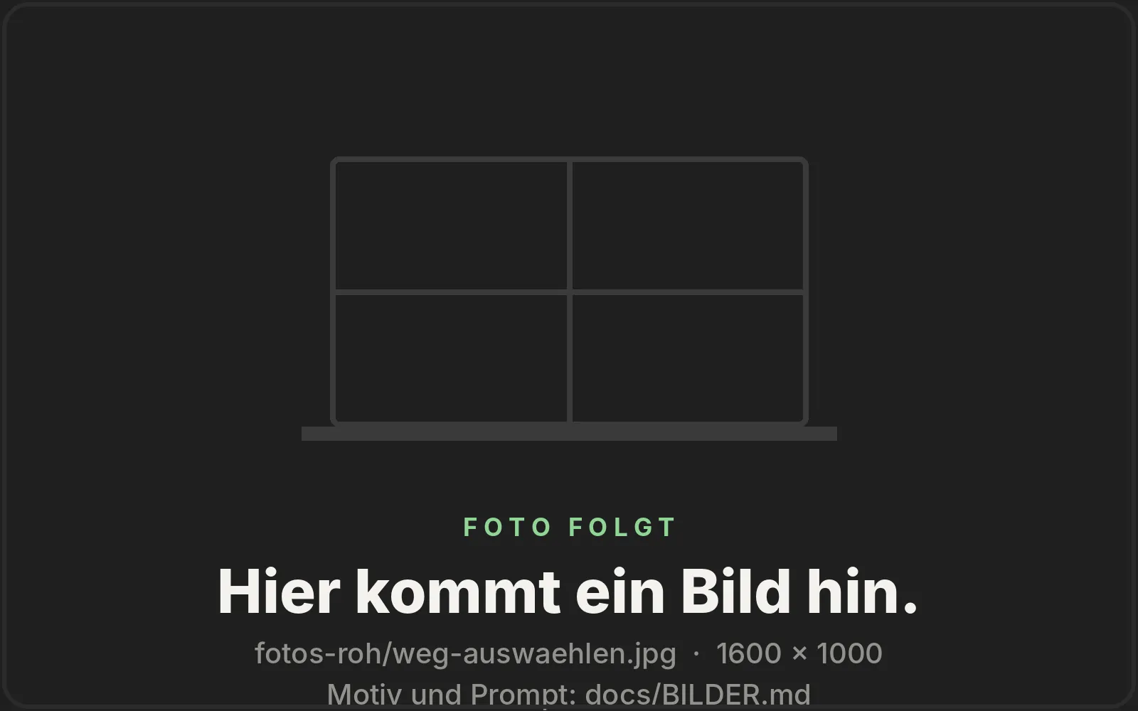 Ein Oktopus hält Farbfächer, Fensterprofile und ein Handy